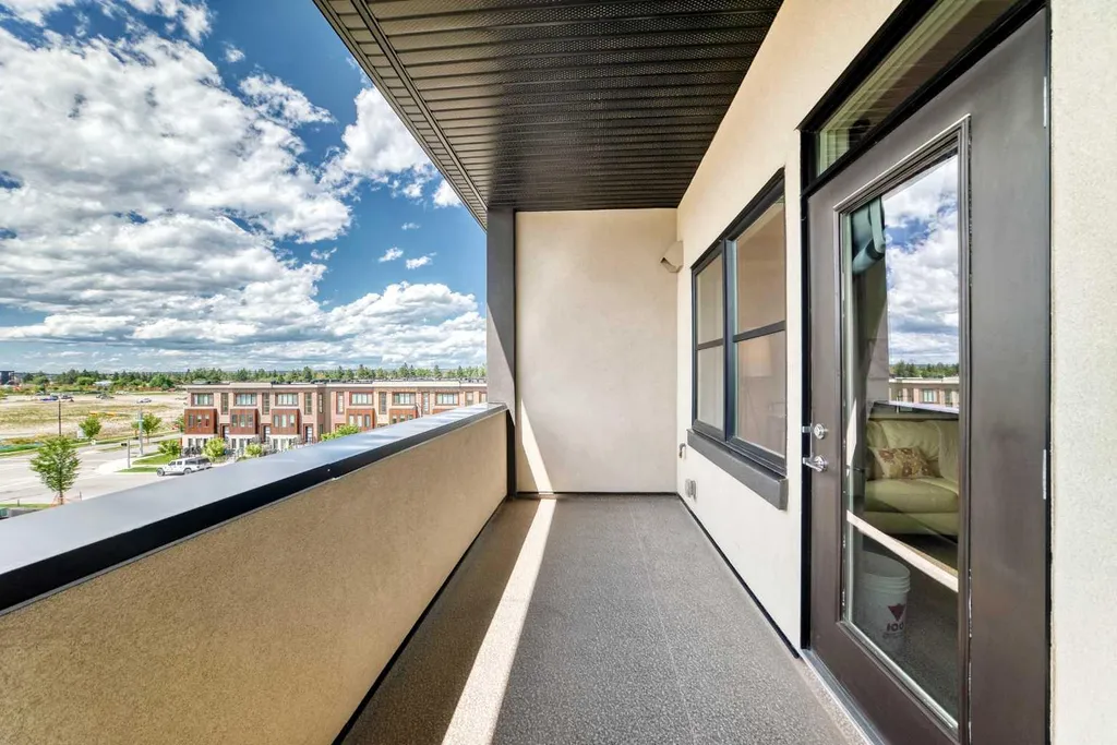 80 Greenbriar Place NW Calgary AB T3B 6J4