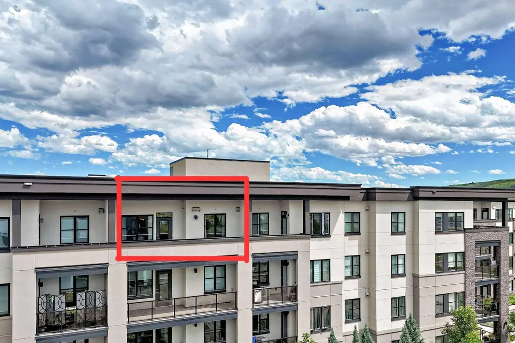 80 Greenbriar Place NW Calgary AB T3B 6J4