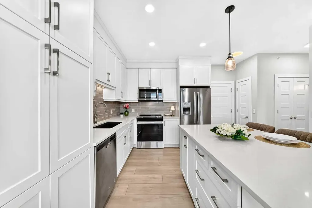 80 Greenbriar Place NW Calgary AB T3B 6J4