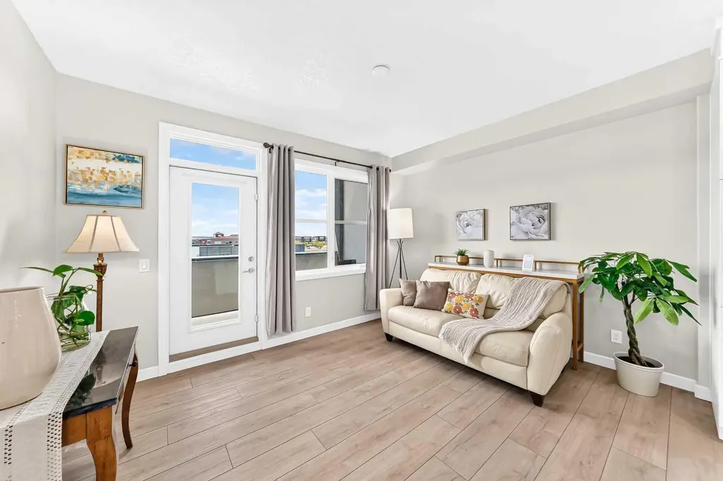80 Greenbriar Place NW Calgary AB T3B 6J4