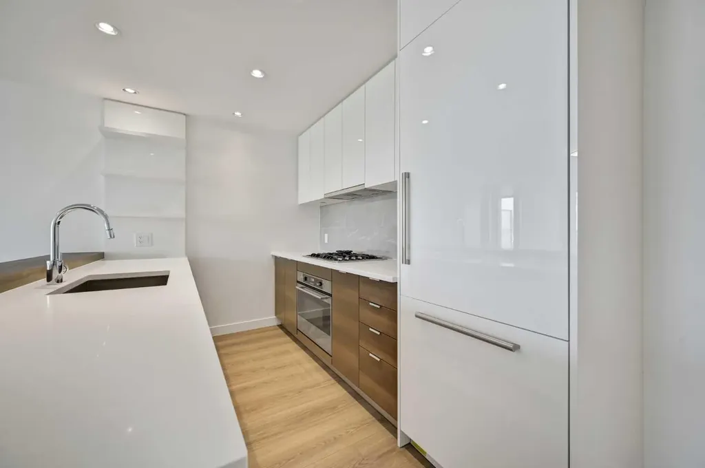 118 Waterfront Court SW Calgary AB T2P 1K8