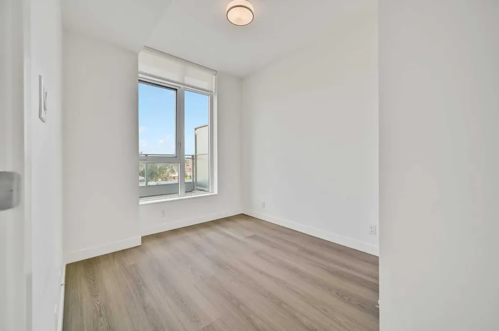 118 Waterfront Court SW Calgary AB T2P 1K8