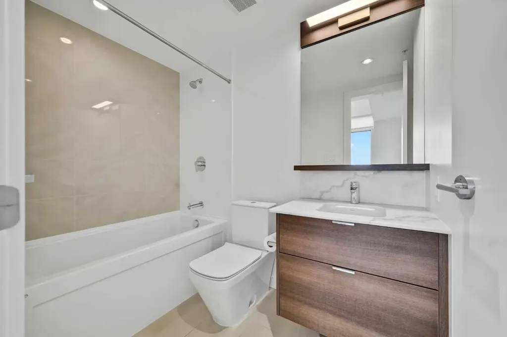 118 Waterfront Court SW Calgary AB T2P 1K8