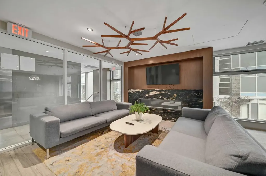 118 Waterfront Court SW Calgary AB T2P 1K8