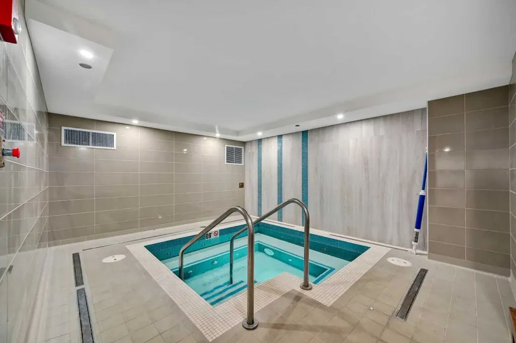 118 Waterfront Court SW Calgary AB T2P 1K8