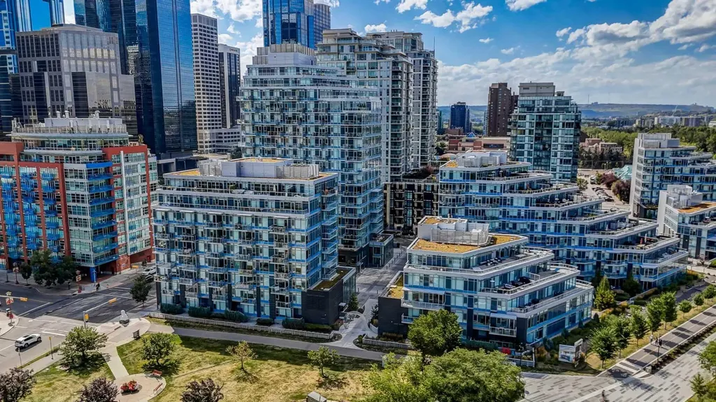 118 Waterfront Court SW Calgary AB T2P 1K8