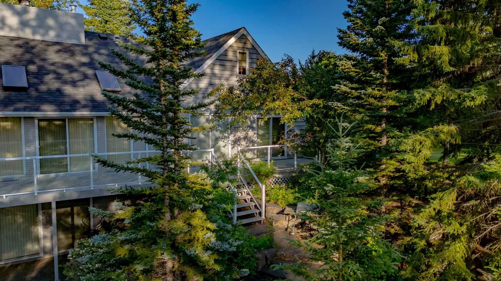 43 Cullen Creek Estates Rural Rocky View County AB T3E 6W3