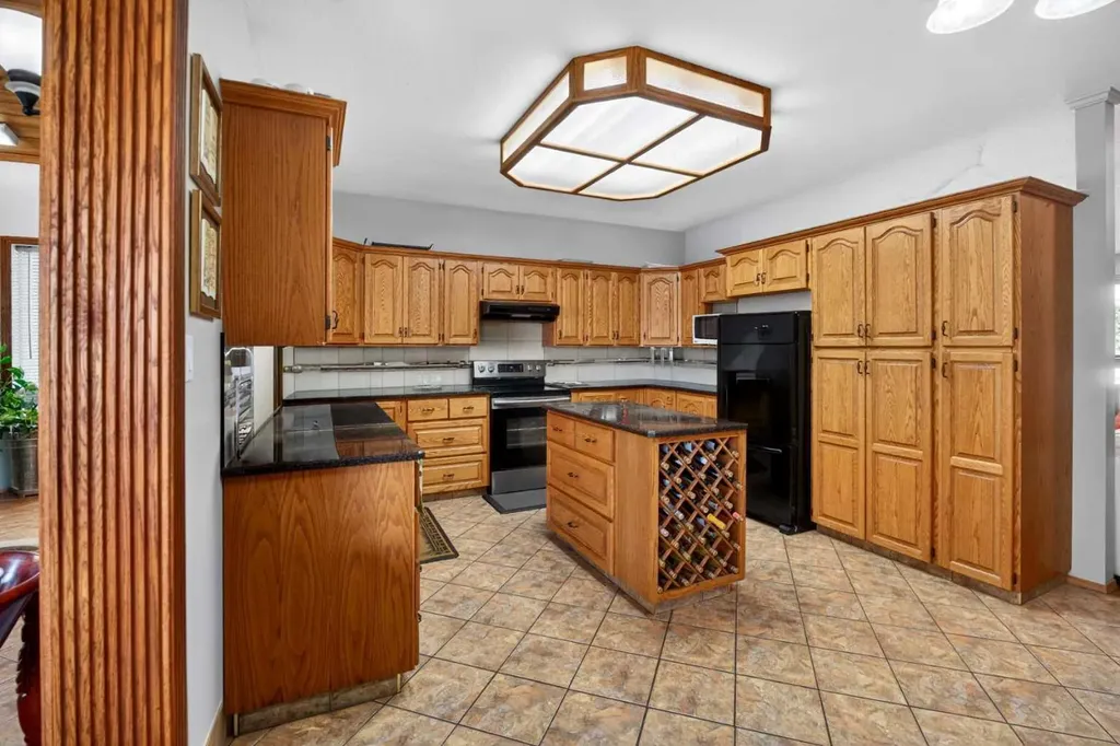 9105 Crystal Lake Drive Grande Prairie AB T8X 1J3