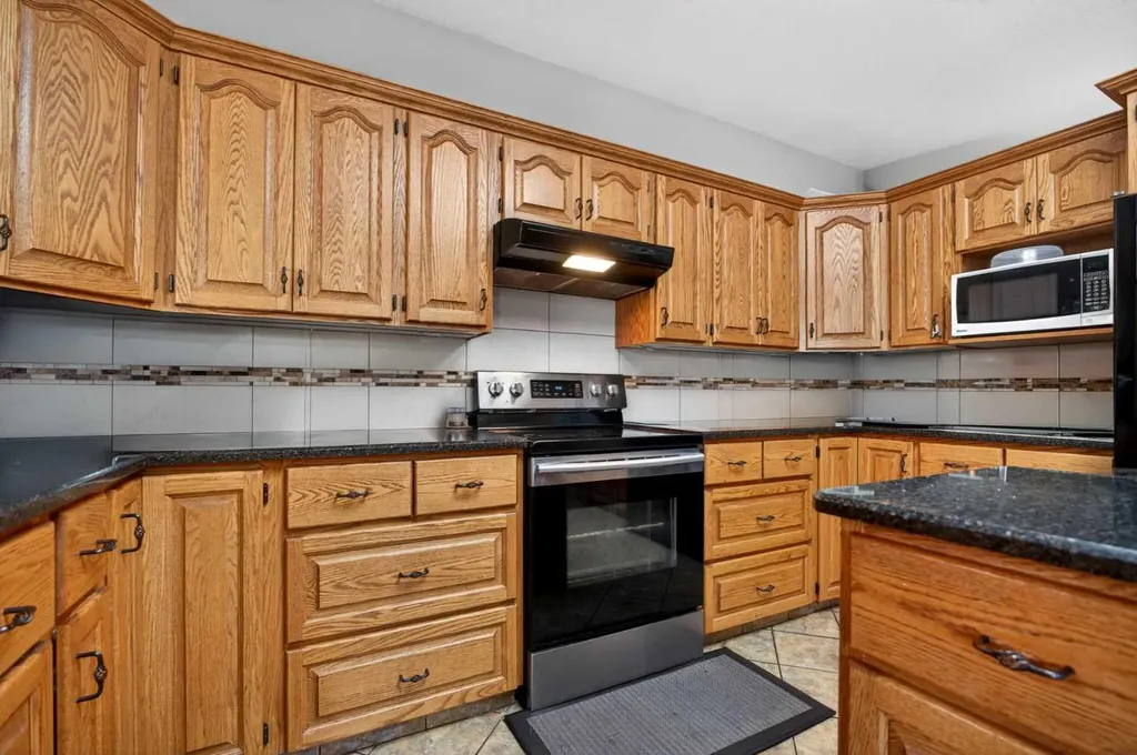 9105 Crystal Lake Drive Grande Prairie AB T8X 1J3