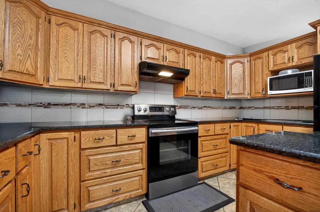 9105 Crystal Lake Drive Grande Prairie AB T8X 1J3