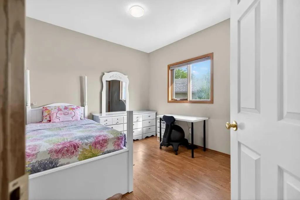 9105 Crystal Lake Drive Grande Prairie AB T8X 1J3