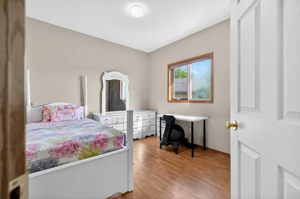 9105 Crystal Lake Drive Grande Prairie AB T8X 1J3