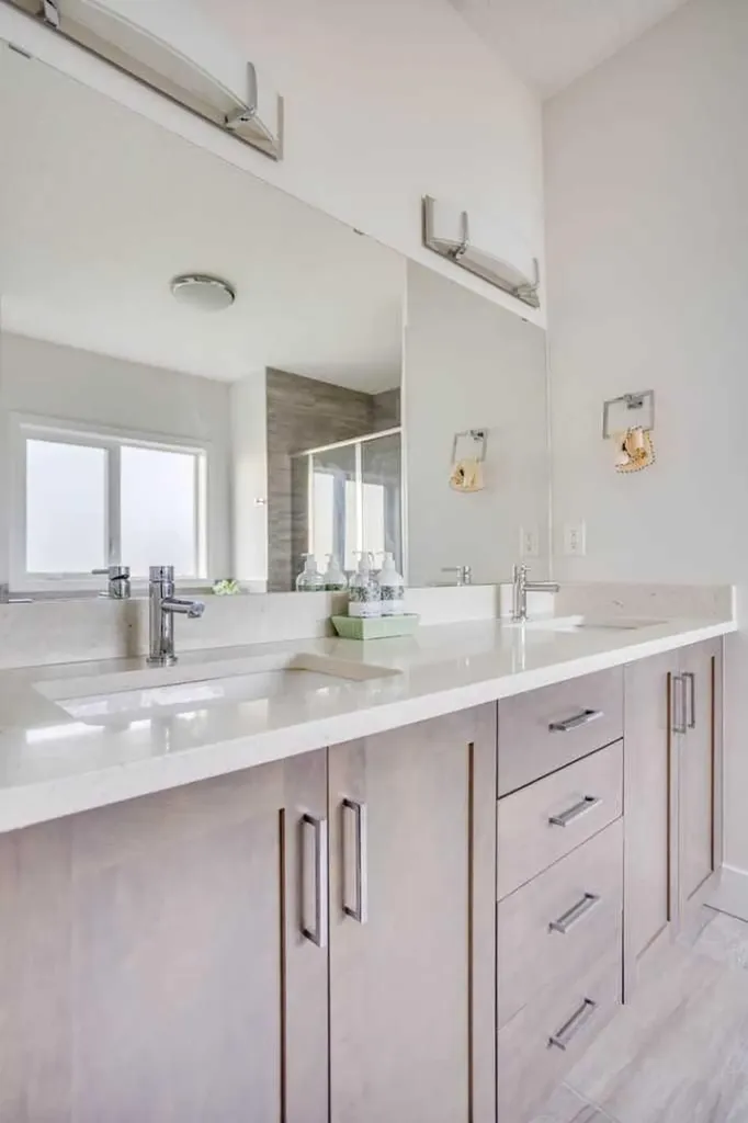 169 Beaveridge Close Fort Mcmurray AB T9H 2V8