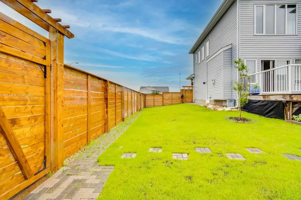 169 Beaveridge Close Fort Mcmurray AB T9H 2V8