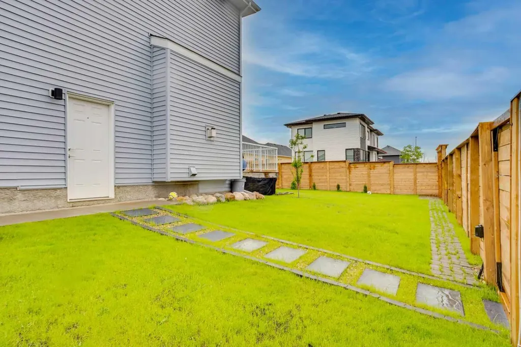 169 Beaveridge Close Fort Mcmurray AB T9H 2V8