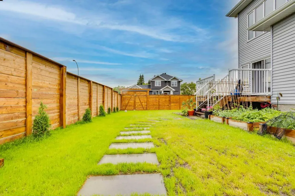 169 Beaveridge Close Fort Mcmurray AB T9H 2V8