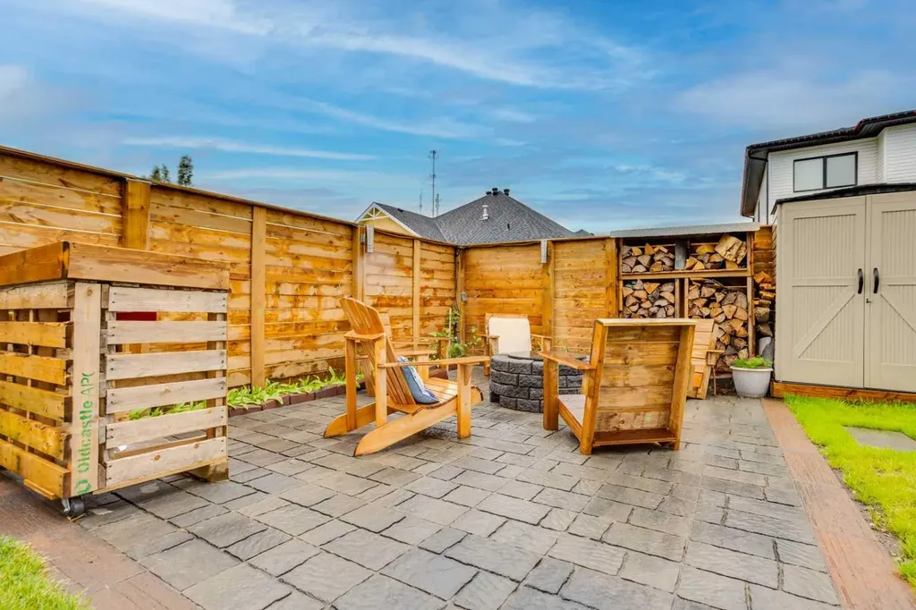 169 Beaveridge Close Fort Mcmurray AB T9H 2V8