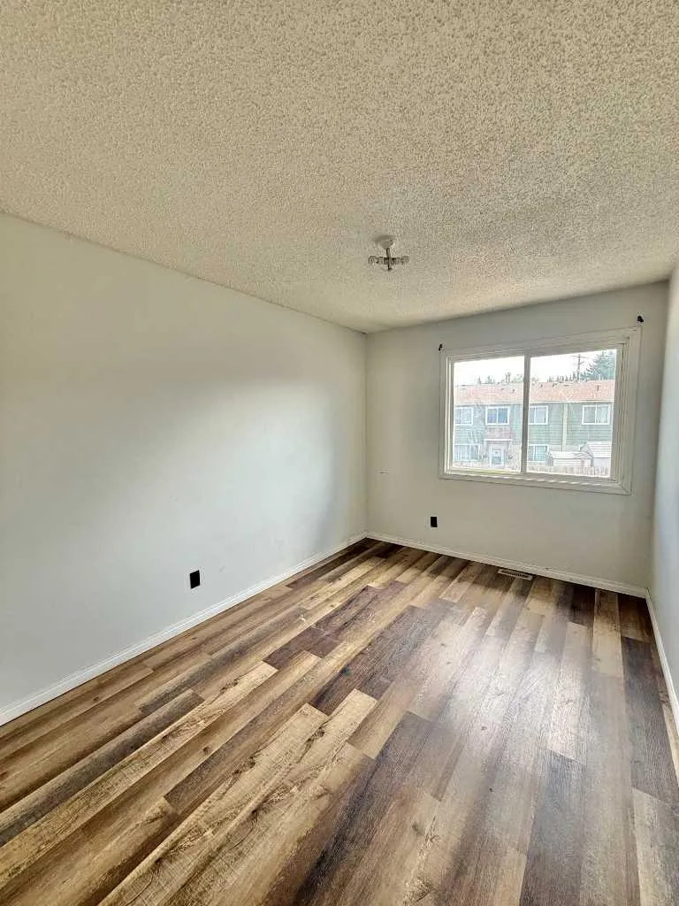 101 Mill Street Hinton AB T7V1T2