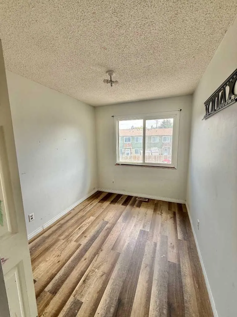 101 Mill Street Hinton AB T7V1T2