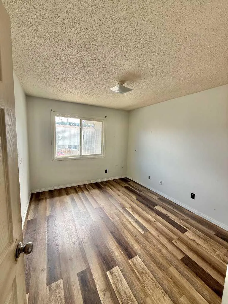 101 Mill Street Hinton AB T7V1T2