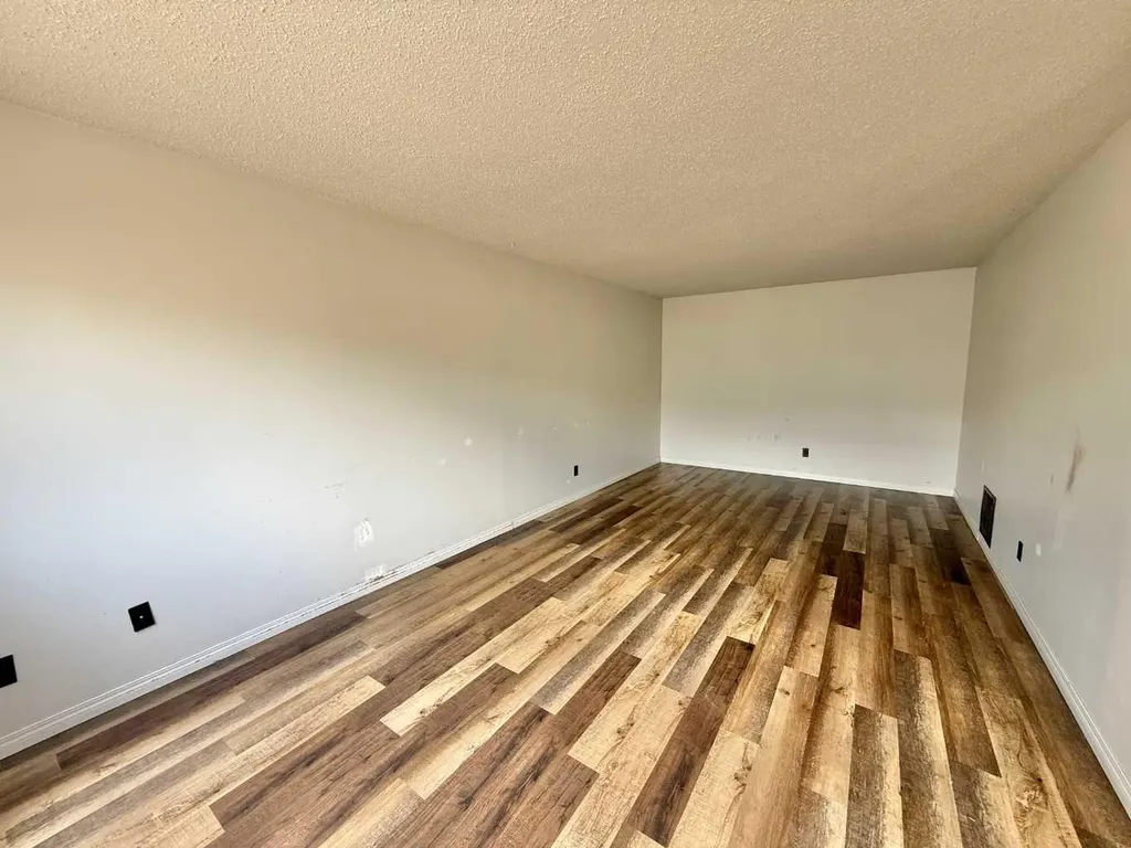 101 Mill Street Hinton AB T7V1T2