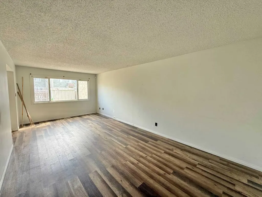 101 Mill Street Hinton AB T7V1T2