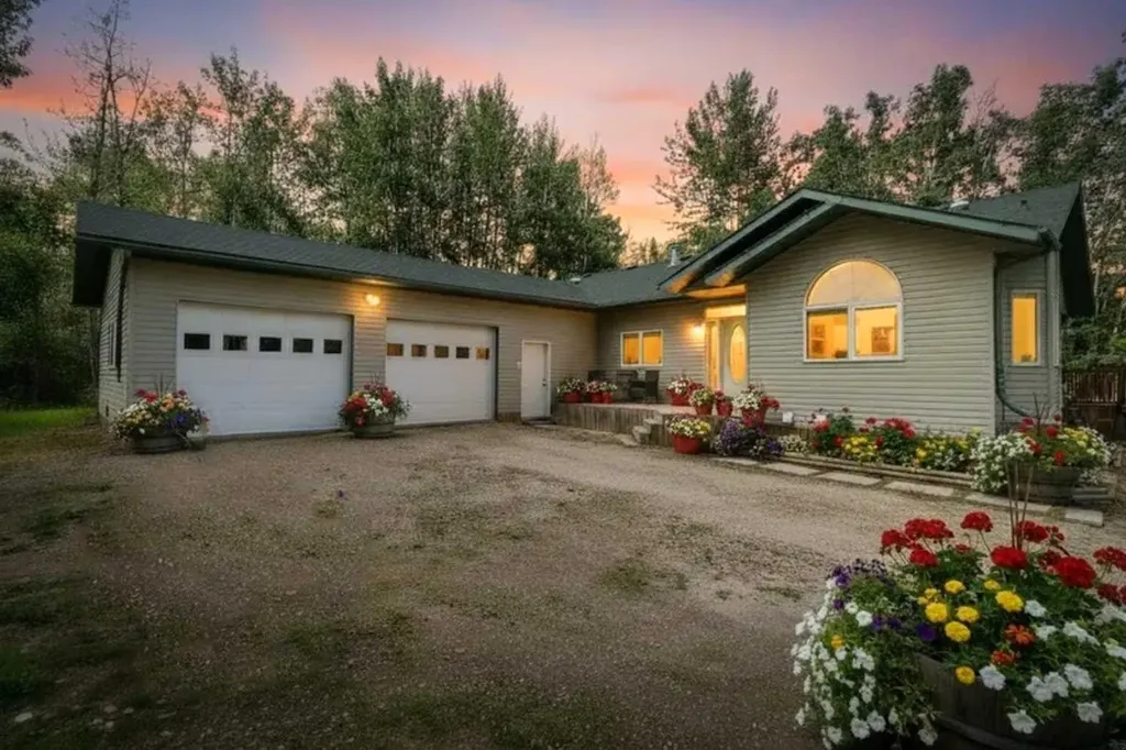 393320 261 Range Rural Lacombe County AB T0M0J0