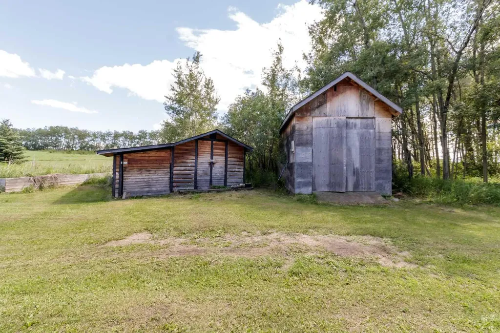393320 261 Range Rural Lacombe County AB T0M0J0