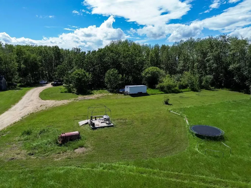 393320 261 Range Rural Lacombe County AB T0M0J0