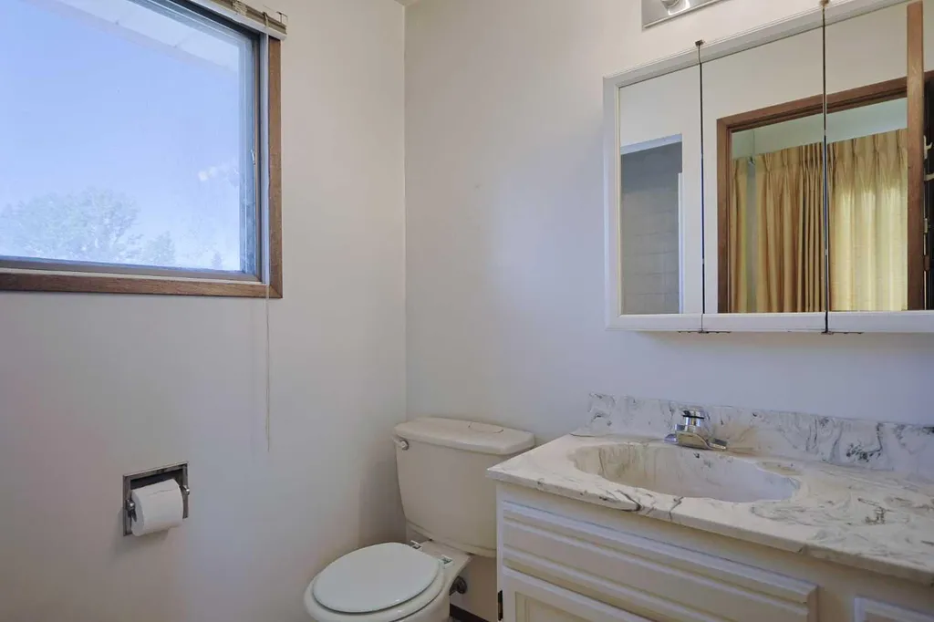 6019 Dalcastle Crescent NW Calgary AB T3A 1R7