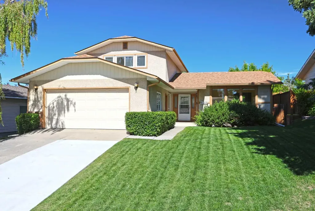 6019 Dalcastle Crescent NW Calgary AB T3A 1R7