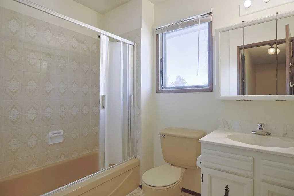 6019 Dalcastle Crescent NW Calgary AB T3A 1R7