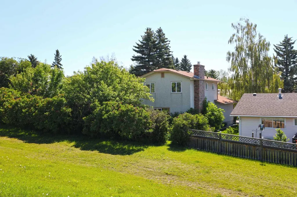 6019 Dalcastle Crescent NW Calgary AB T3A 1R7
