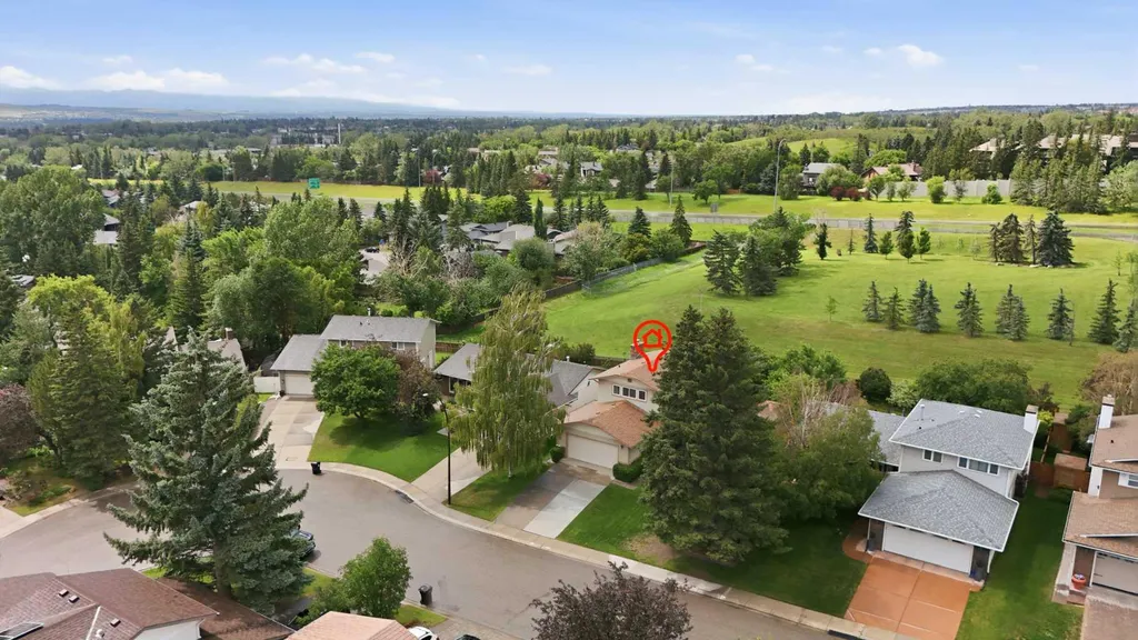 6019 Dalcastle Crescent NW Calgary AB T3A 1R7