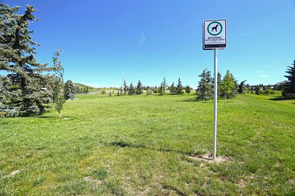 6019 Dalcastle Crescent NW Calgary AB T3A 1R7