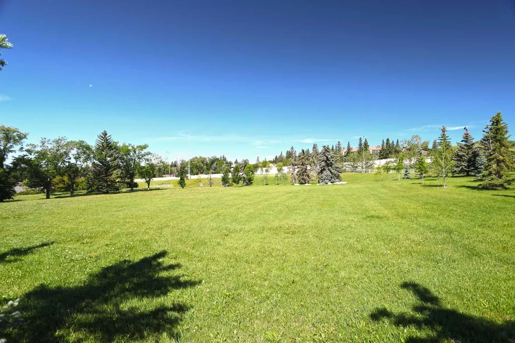 6019 Dalcastle Crescent NW Calgary AB T3A 1R7