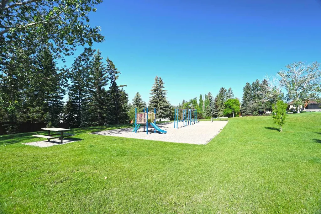 6019 Dalcastle Crescent NW Calgary AB T3A 1R7