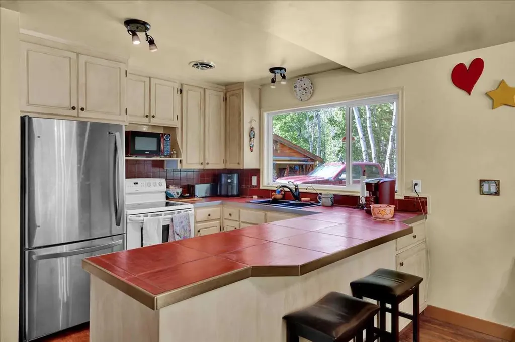 304241 278 Avenue W Rural Foothills County AB T0L 1K0