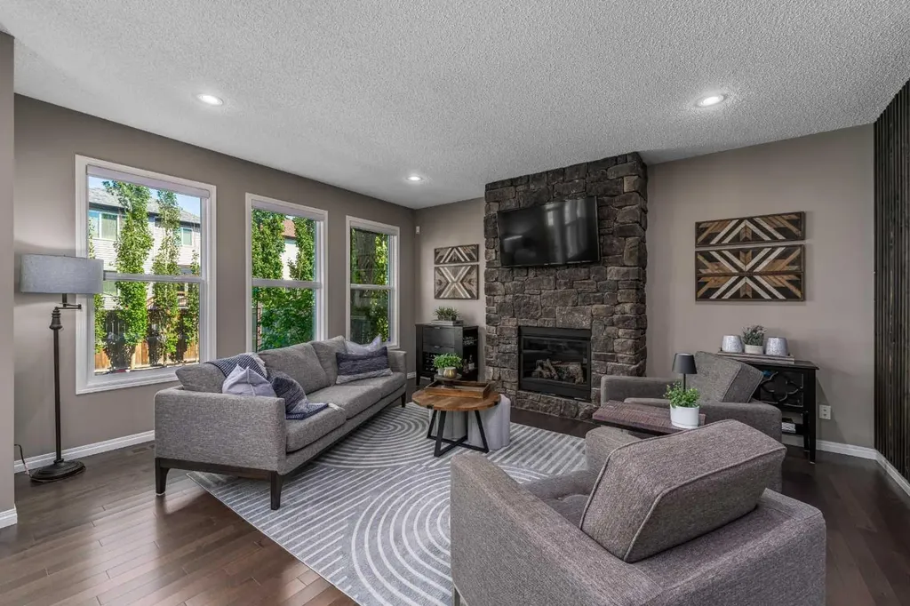 220 Copperpond Green SE Calgary AB T2Z 1H9