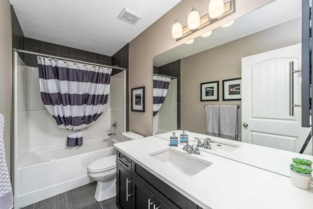 220 Copperpond Green SE Calgary AB T2Z 1H9
