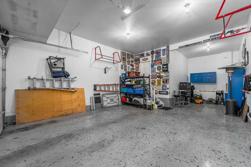 220 Copperpond Green SE Calgary AB T2Z 1H9