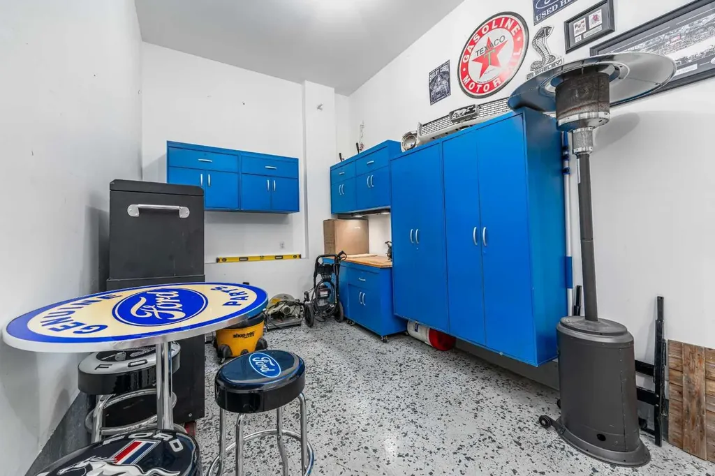 220 Copperpond Green SE Calgary AB T2Z 1H9