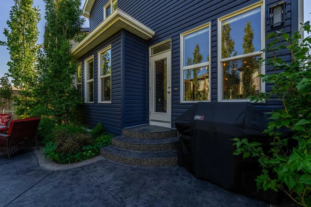 220 Copperpond Green SE Calgary AB T2Z 1H9