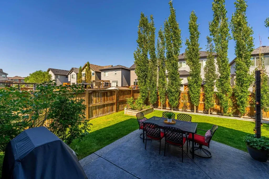 220 Copperpond Green SE Calgary AB T2Z 1H9