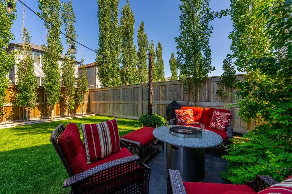 220 Copperpond Green SE Calgary AB T2Z 1H9