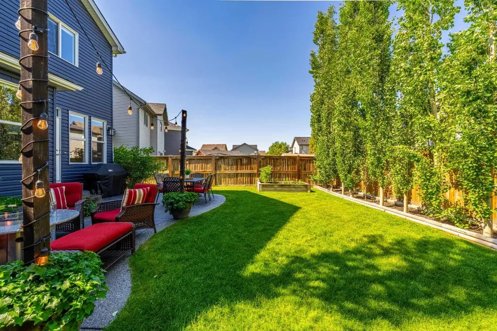 220 Copperpond Green SE Calgary AB T2Z 1H9