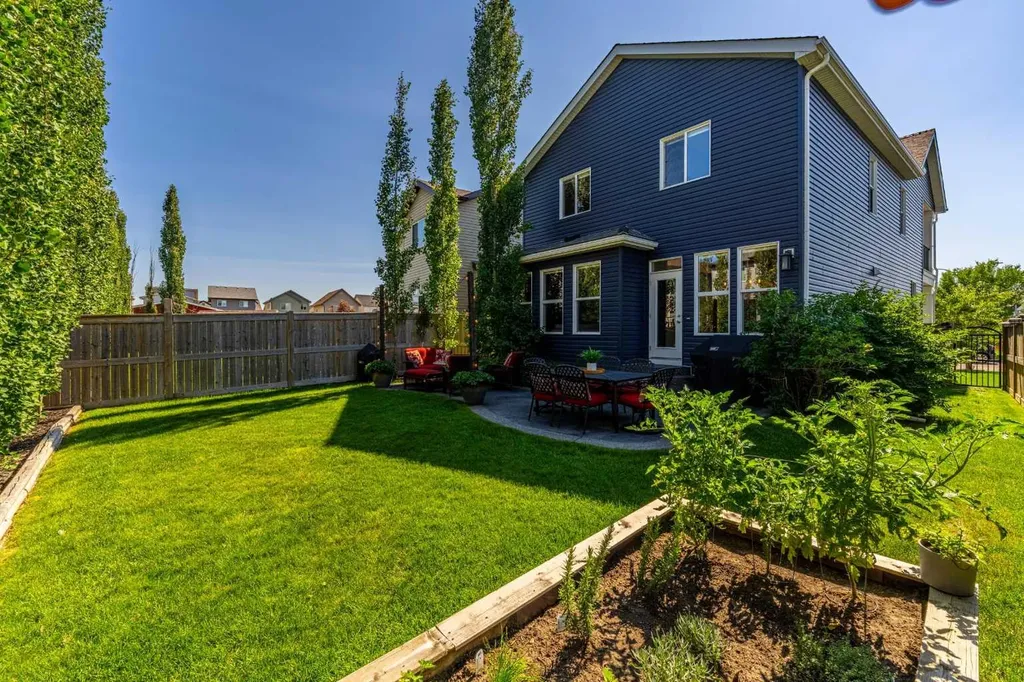 220 Copperpond Green SE Calgary AB T2Z 1H9