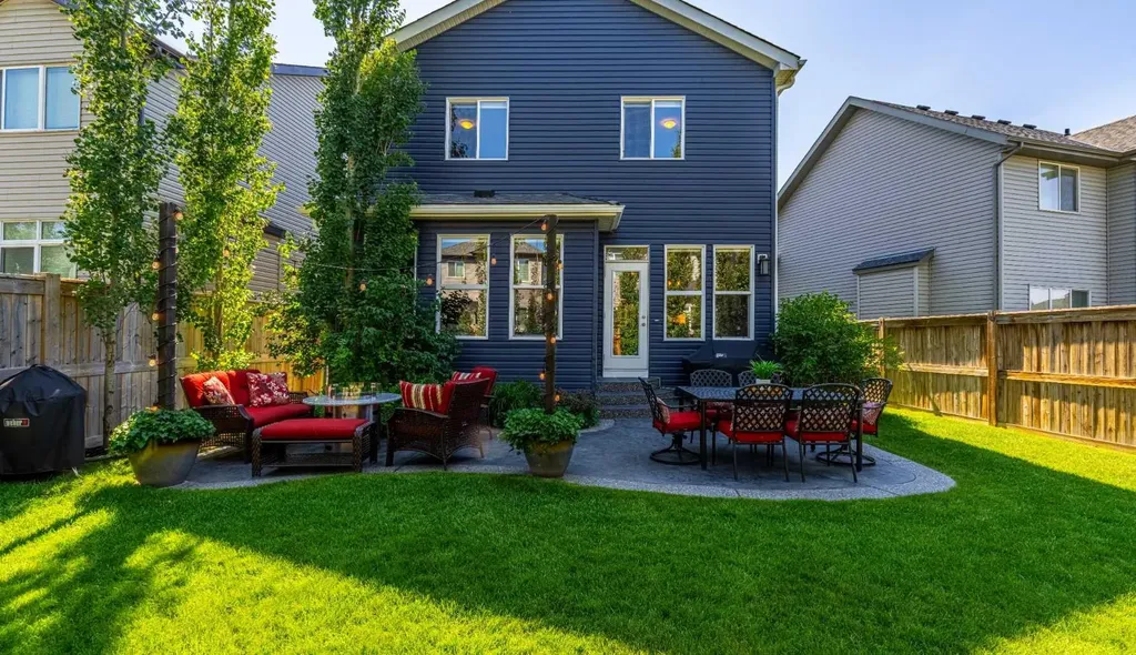 220 Copperpond Green SE Calgary AB T2Z 1H9