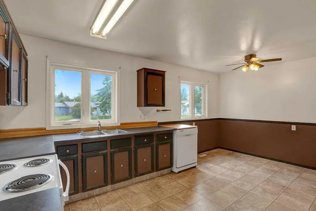 151 Midlawn Close SE Calgary AB T2X 1A7