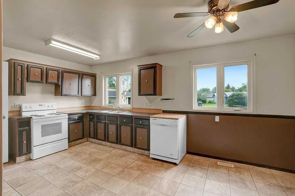 151 Midlawn Close SE Calgary AB T2X 1A7